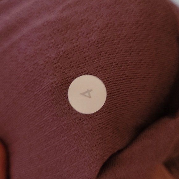 Lululemon long sleeved runners top (Size 4) - Picture 4 of 4